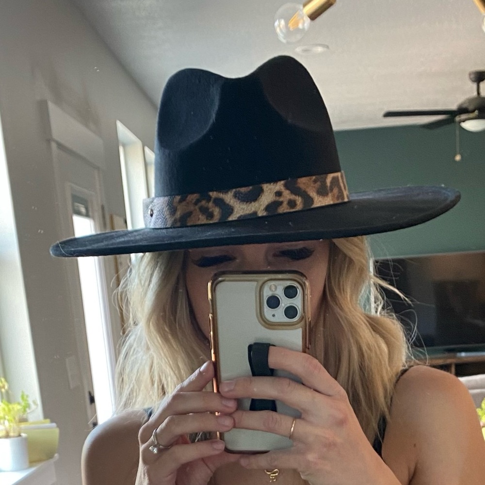 Black & cheetah wide brim hat